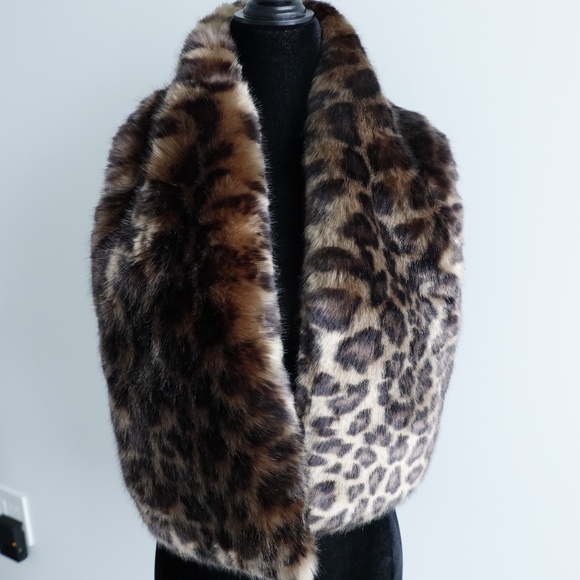 Faux Fur Animal Print Scarf Wrap - Picture 2 of 4